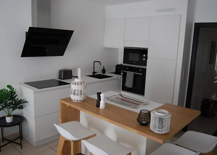 Appartement Zilt -stijlvol In Residentie Zeezicht - Tot 4 Personen Oostende